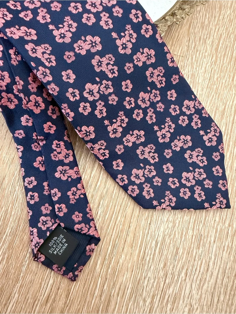 Michael Michael Kors Men’s 100% Silk Tie Navy Pink Floral Print